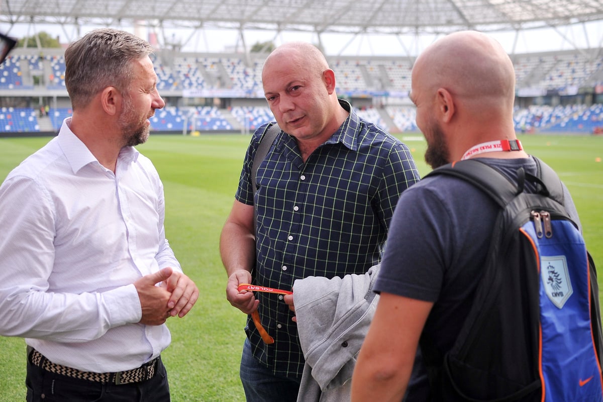 Wojciech Kowalczyk (w środku)