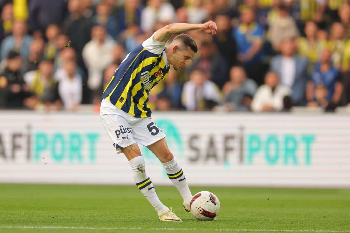 Sebastian Szymański