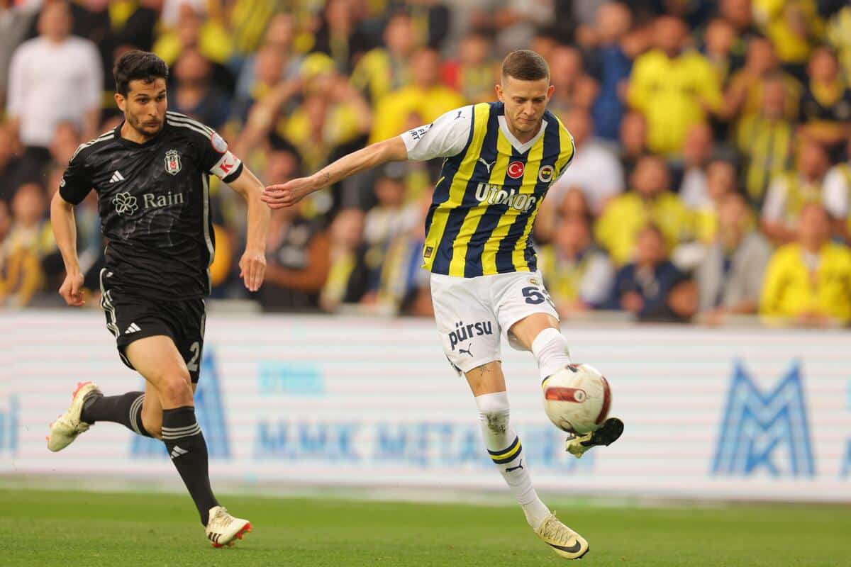 Sebastian Szymański