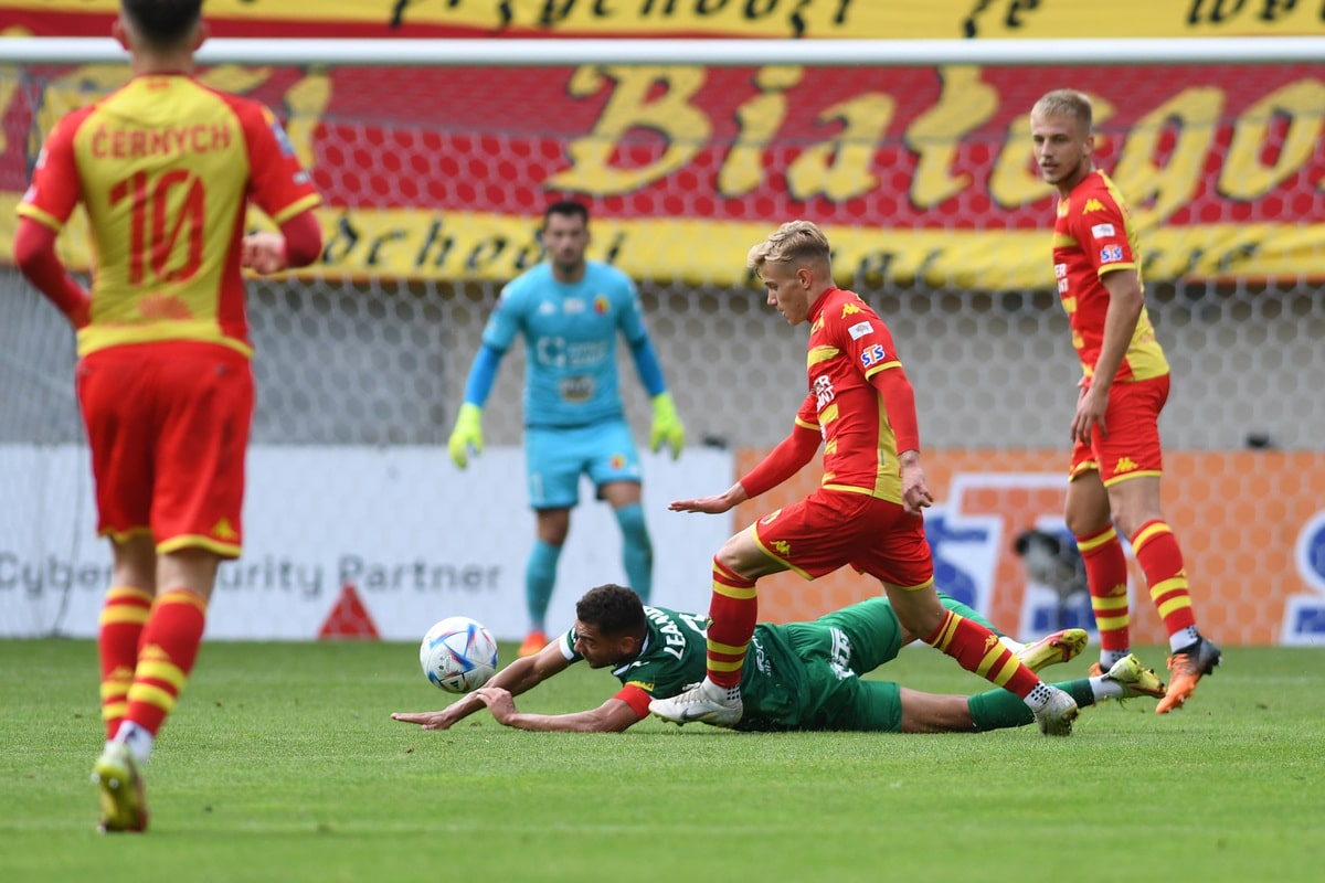 Oliwier Wojciechowski (w środku)