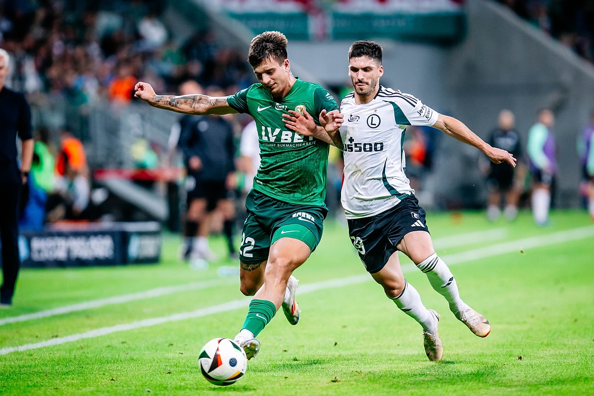 Śląsk Wrocław - Legia Warszawa, czyli klub miejski kontra klub prywatny nie tylko na boisku