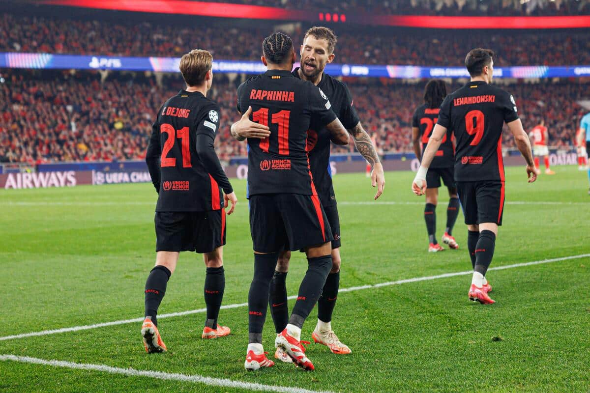 Raphinha (w środku)