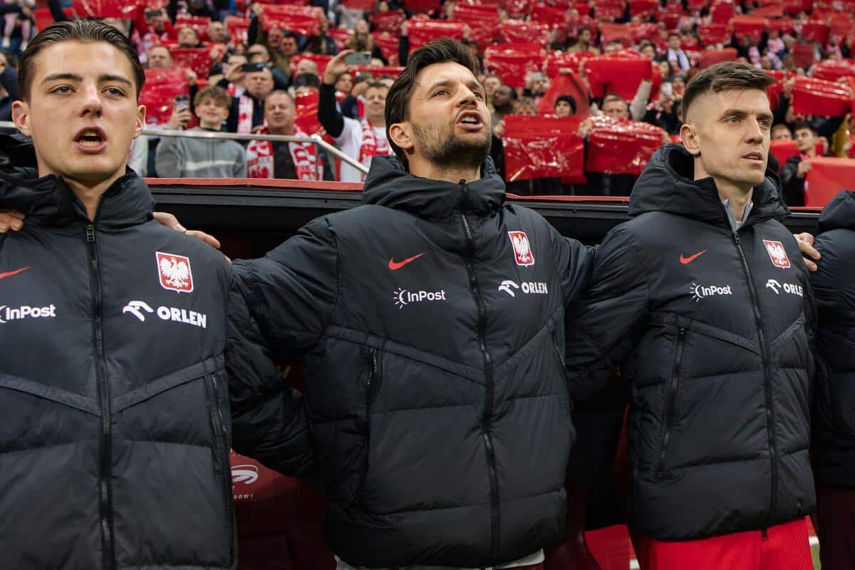 Bartosz Bereszyński (w środku)