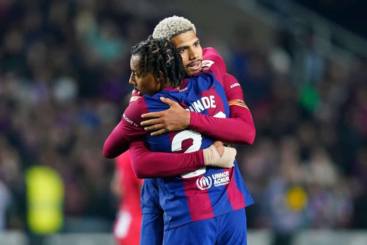 Jules Kounde i Ronald Araujo