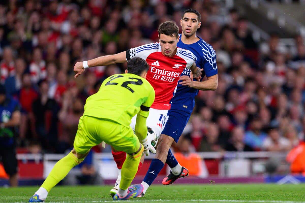 Jakub Kiwior (w środku)