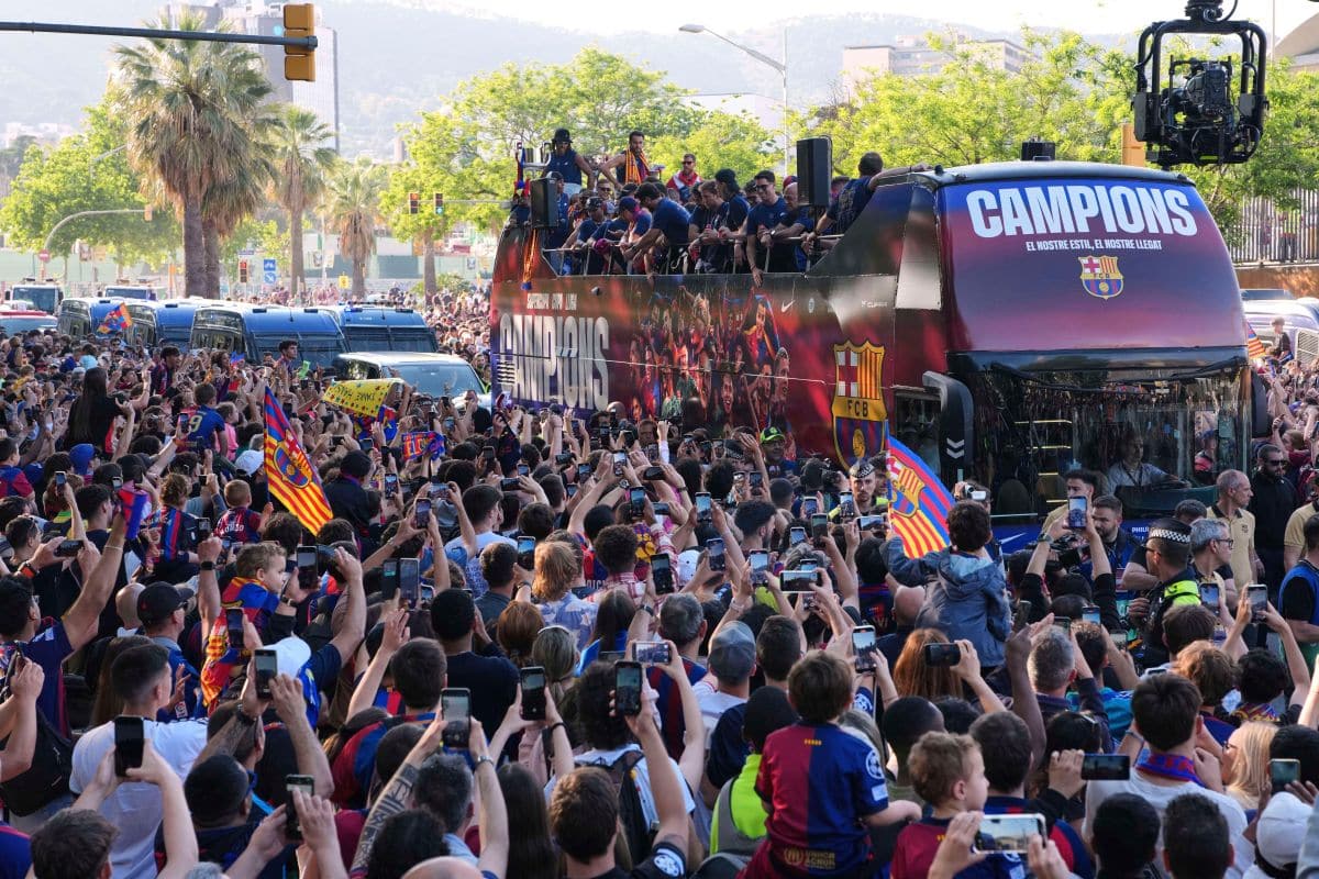 Piłkarze Barcelony celebrują mistrzostwo Hiszpanii