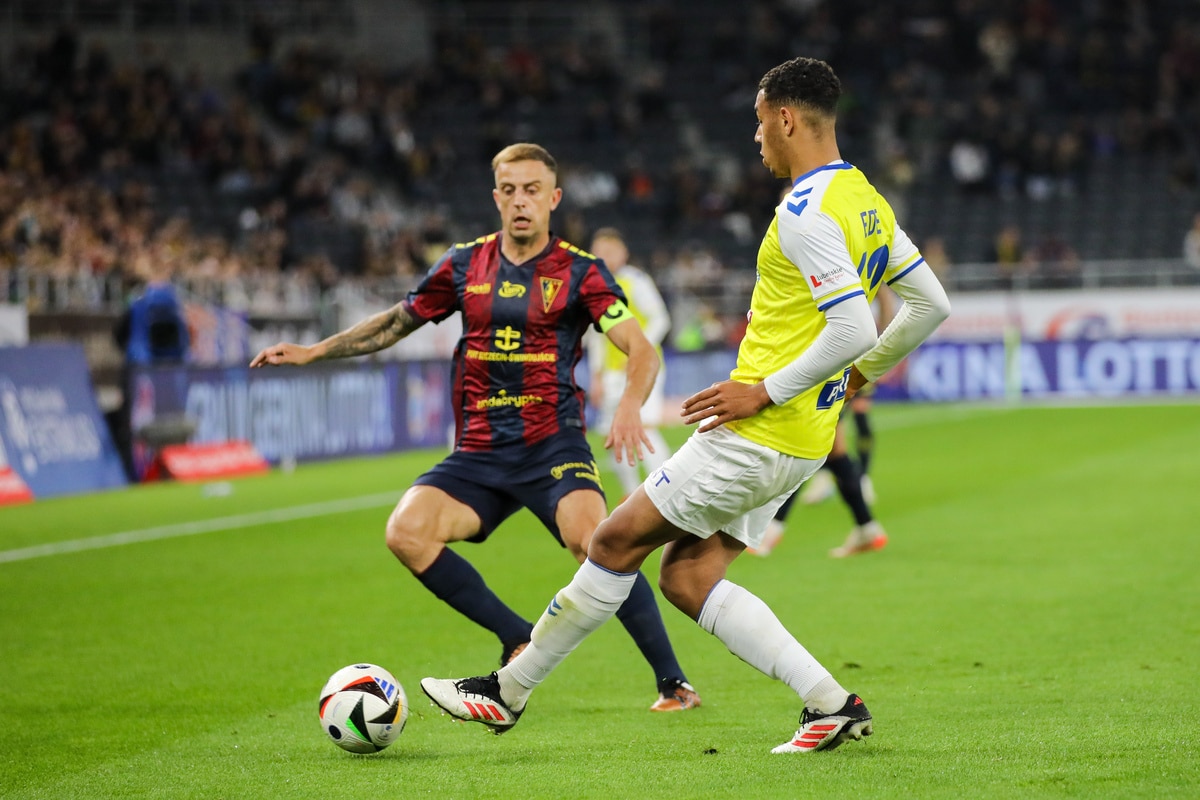 Kamil Grosicki i Bright Ede