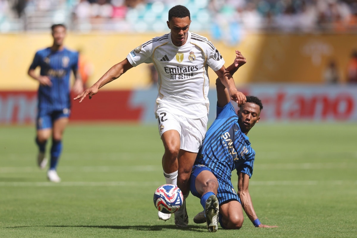 Trent Alexander-Arnold i Nasser Al-Dawsari