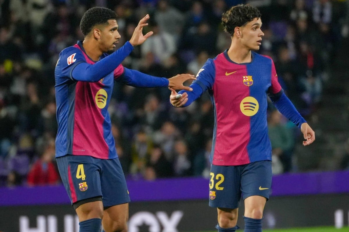 Ronald Araujo oraz Hector Fort