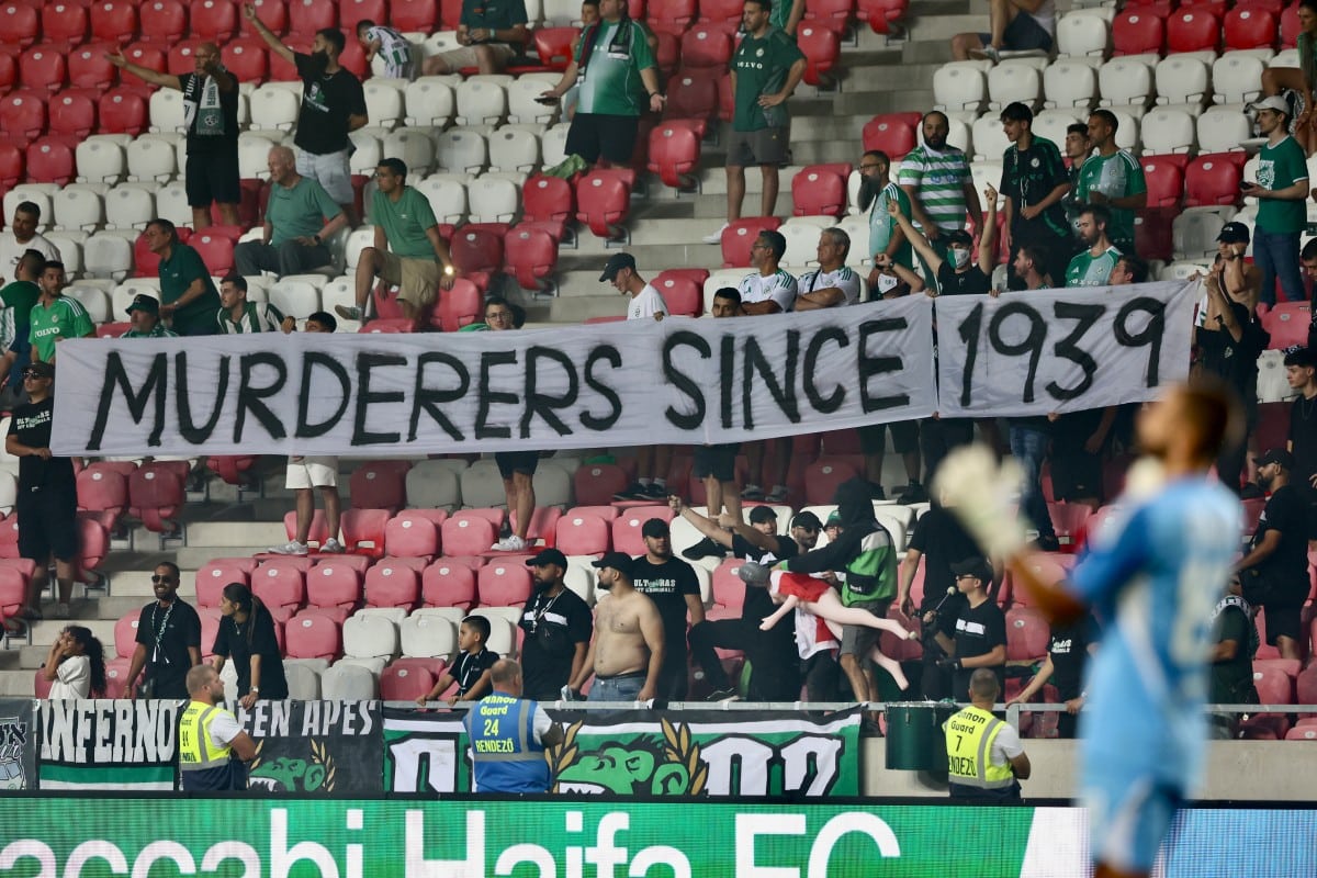 Transparent kibiców Maccabi Hajfa