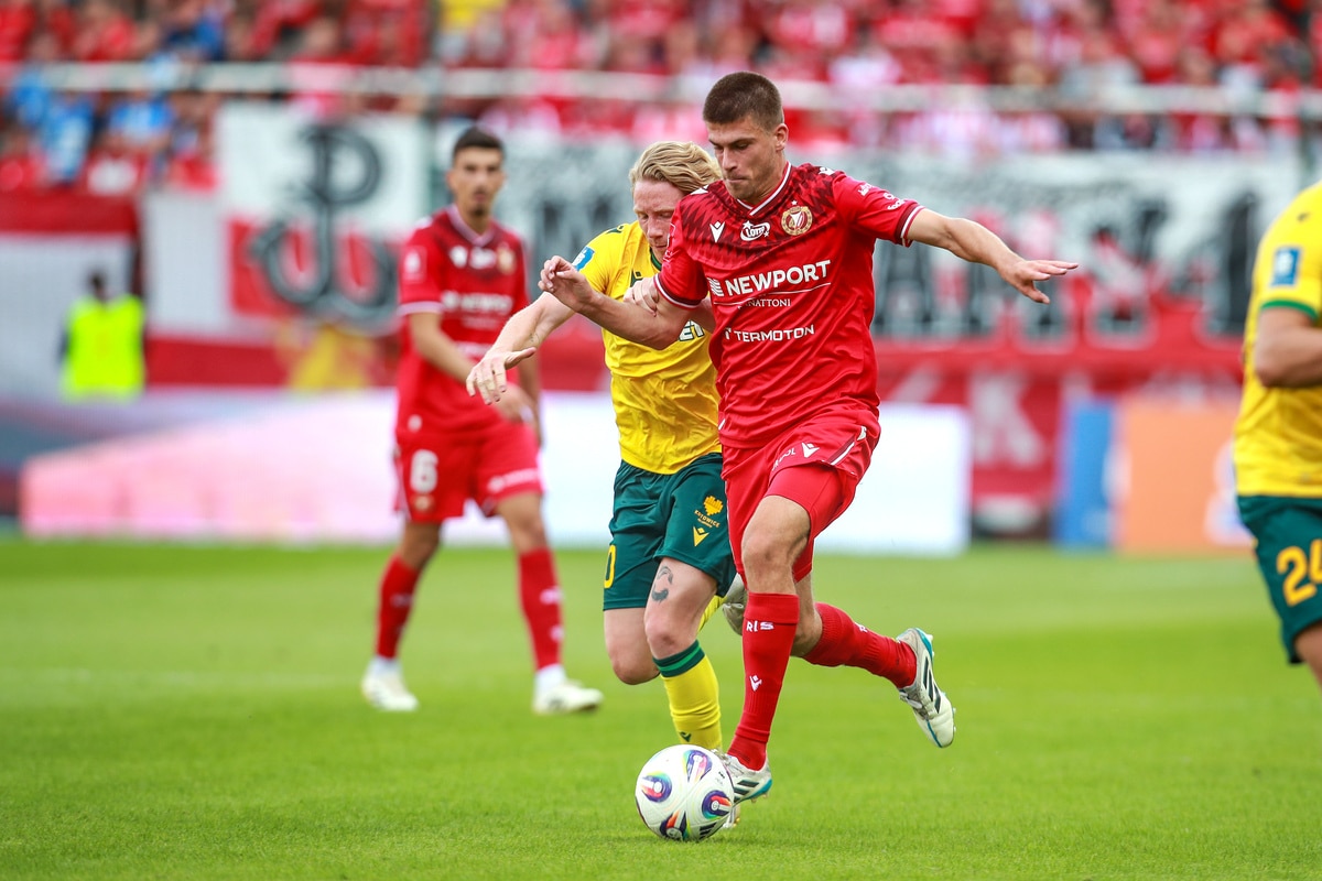 Zawodnicy Widzewa Łódź i GKS Katowice