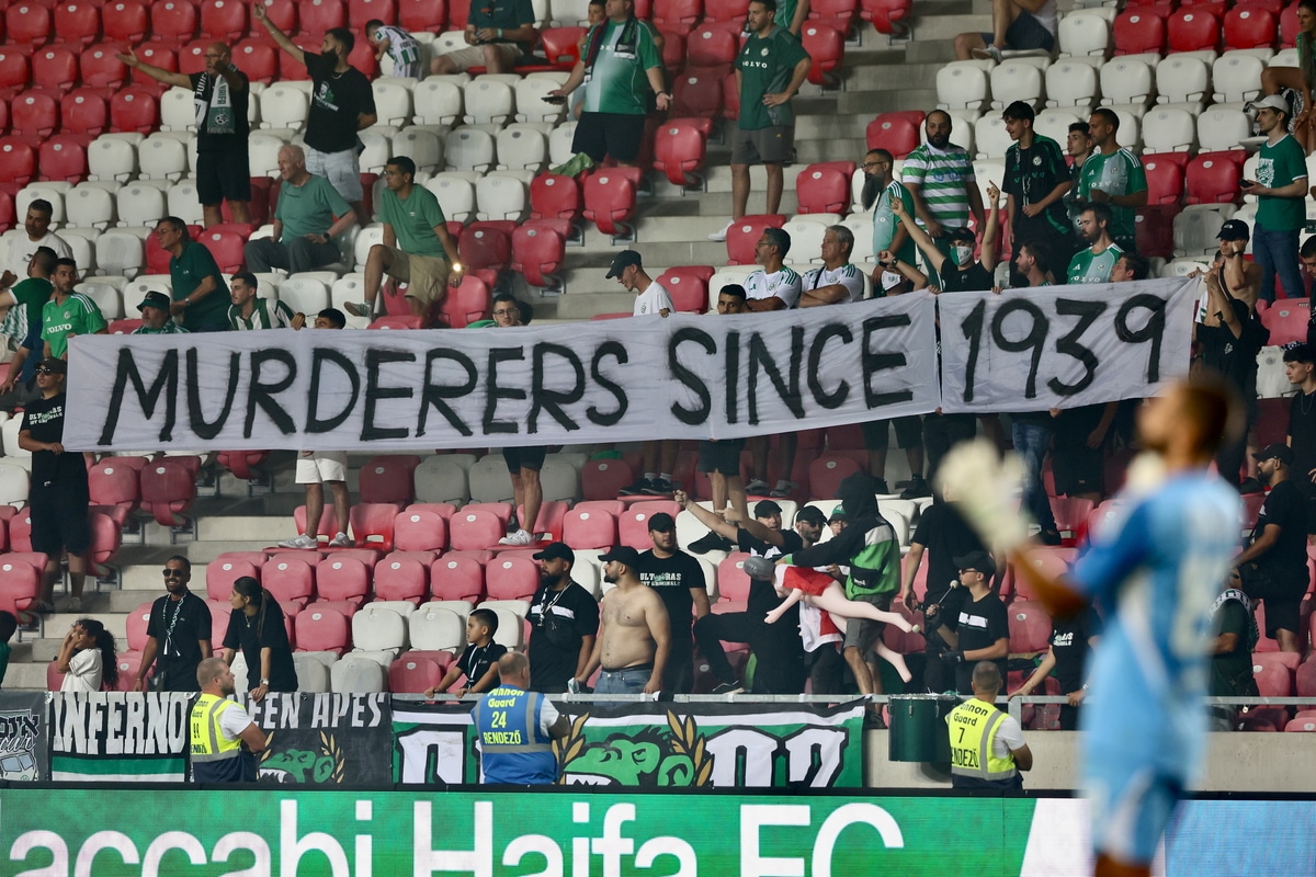 Kłamliwy transparent kibiców Maccabi