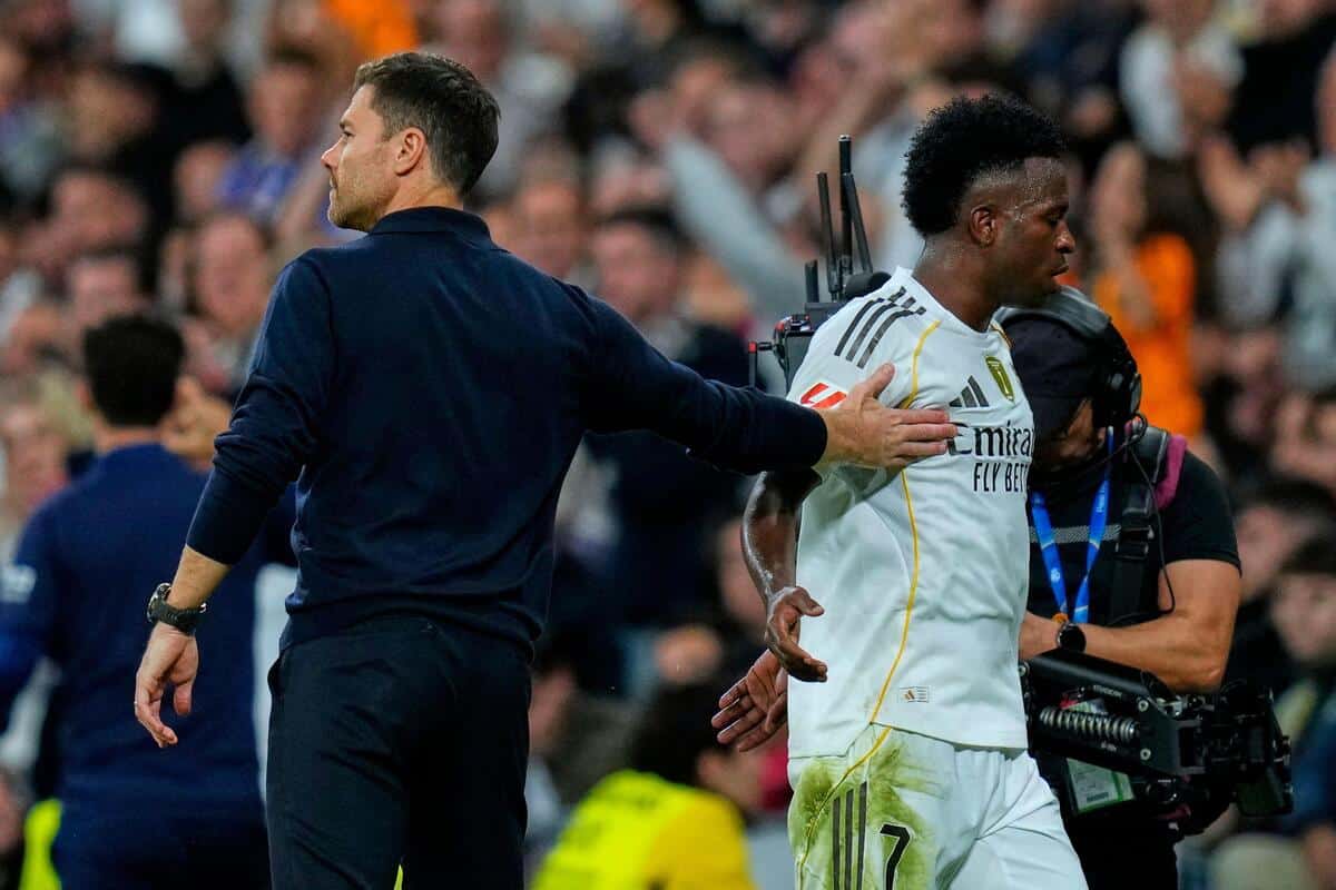 Xabi Alonso i Vinicius Junior