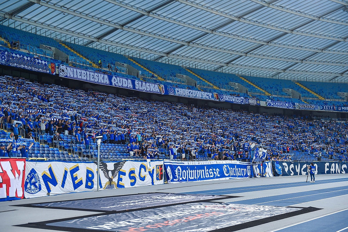 Kibice Ruchu na SuperAuto.pl Stadionie Śląskim