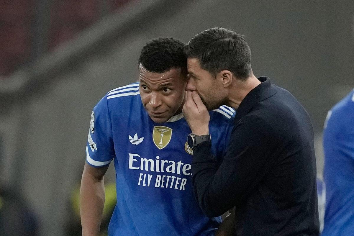 Xabi Alonso i Kylian Mbappe