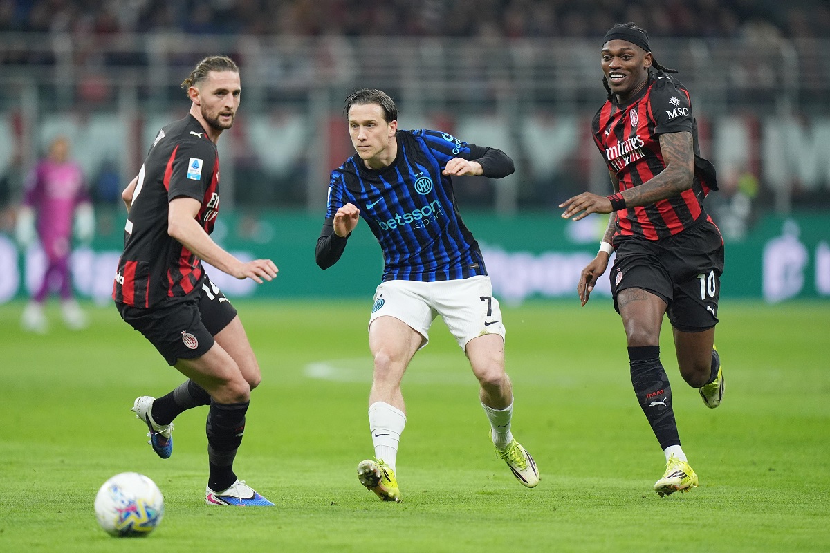 Adrien Rabiot, Piotr Zieliński i Rafael Leao (Milan - Inter)