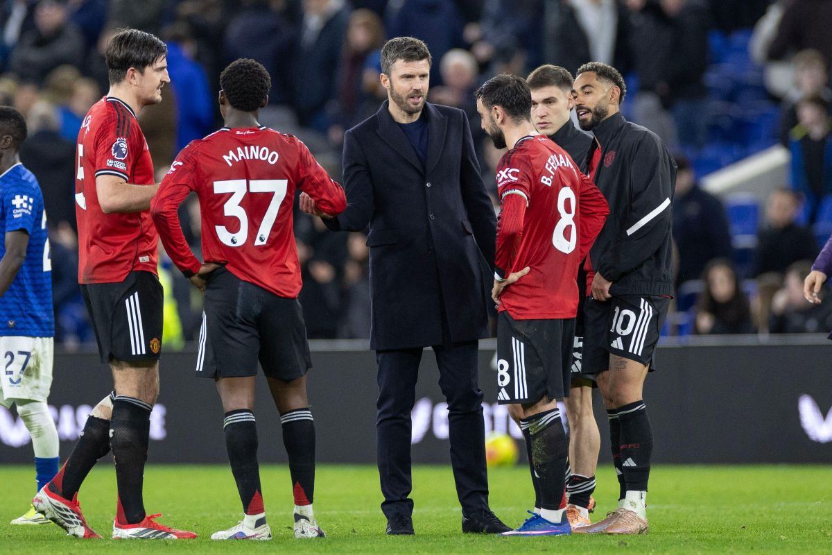 Carrick i piłkarze Man Utd