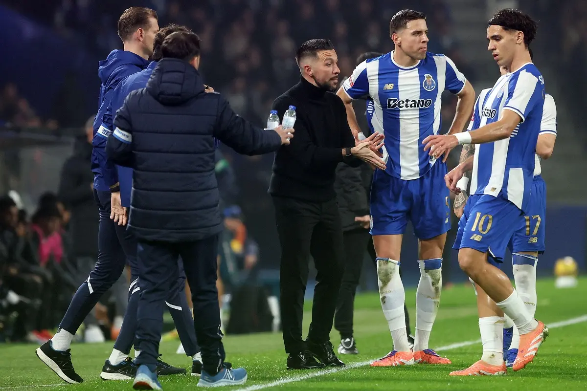 Francesco Farioli, Jan Bednarek i Gabri Veiga (Porto - Sporting)