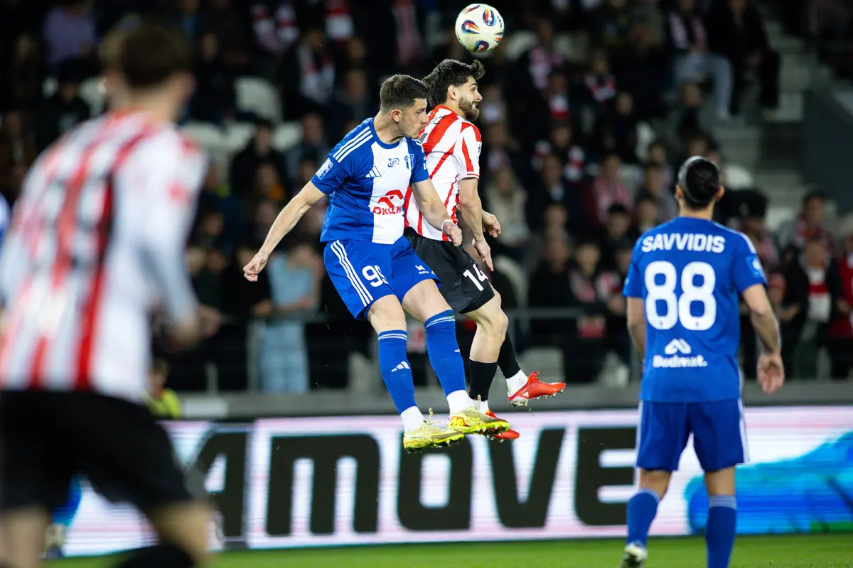 Zawodnicy Cracovii i Wisły Płock