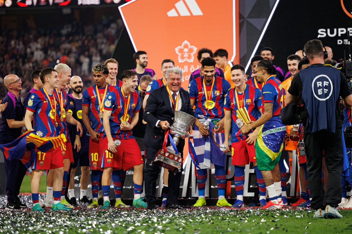 Joan Laporta i piłkarze FC Barcelony