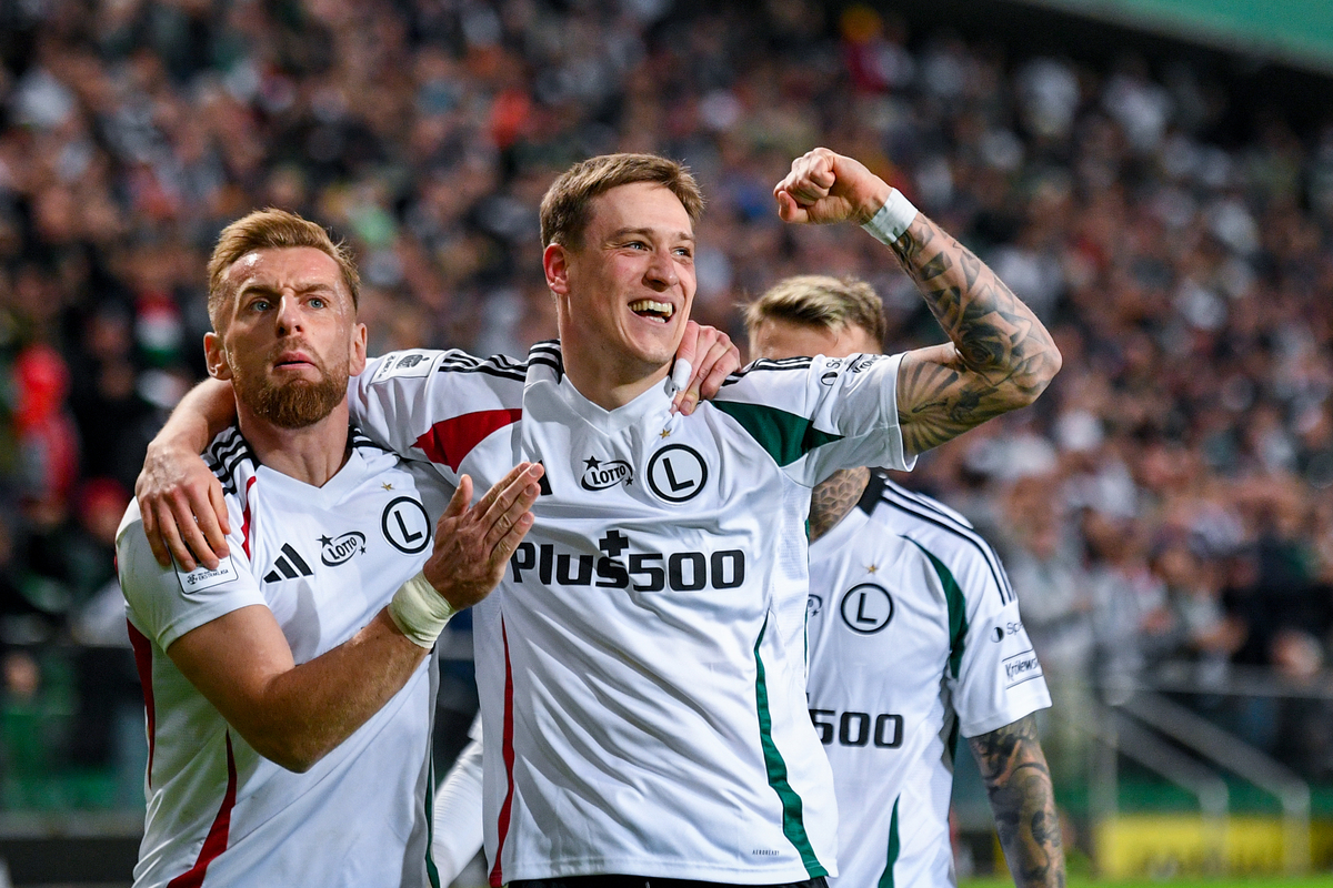 Mileta Rajović (w środku)