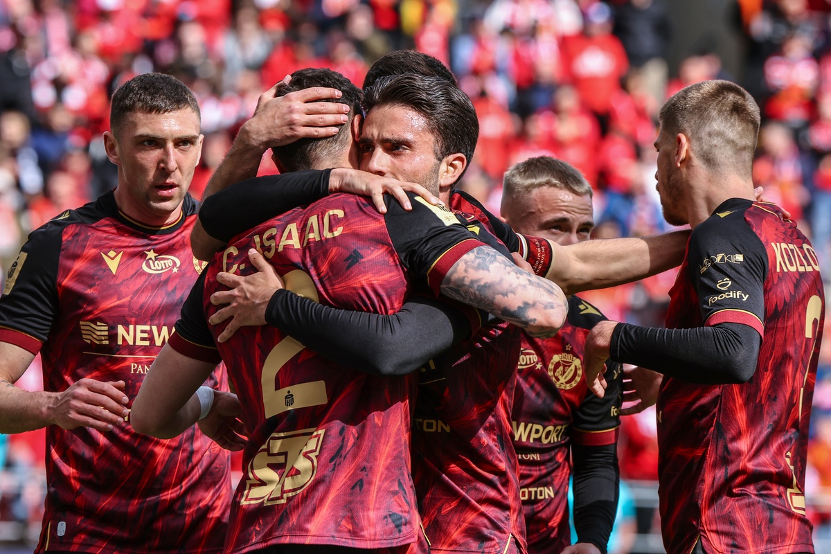 Carlos Isaac i inni zawodnicy Widzewa Łódź