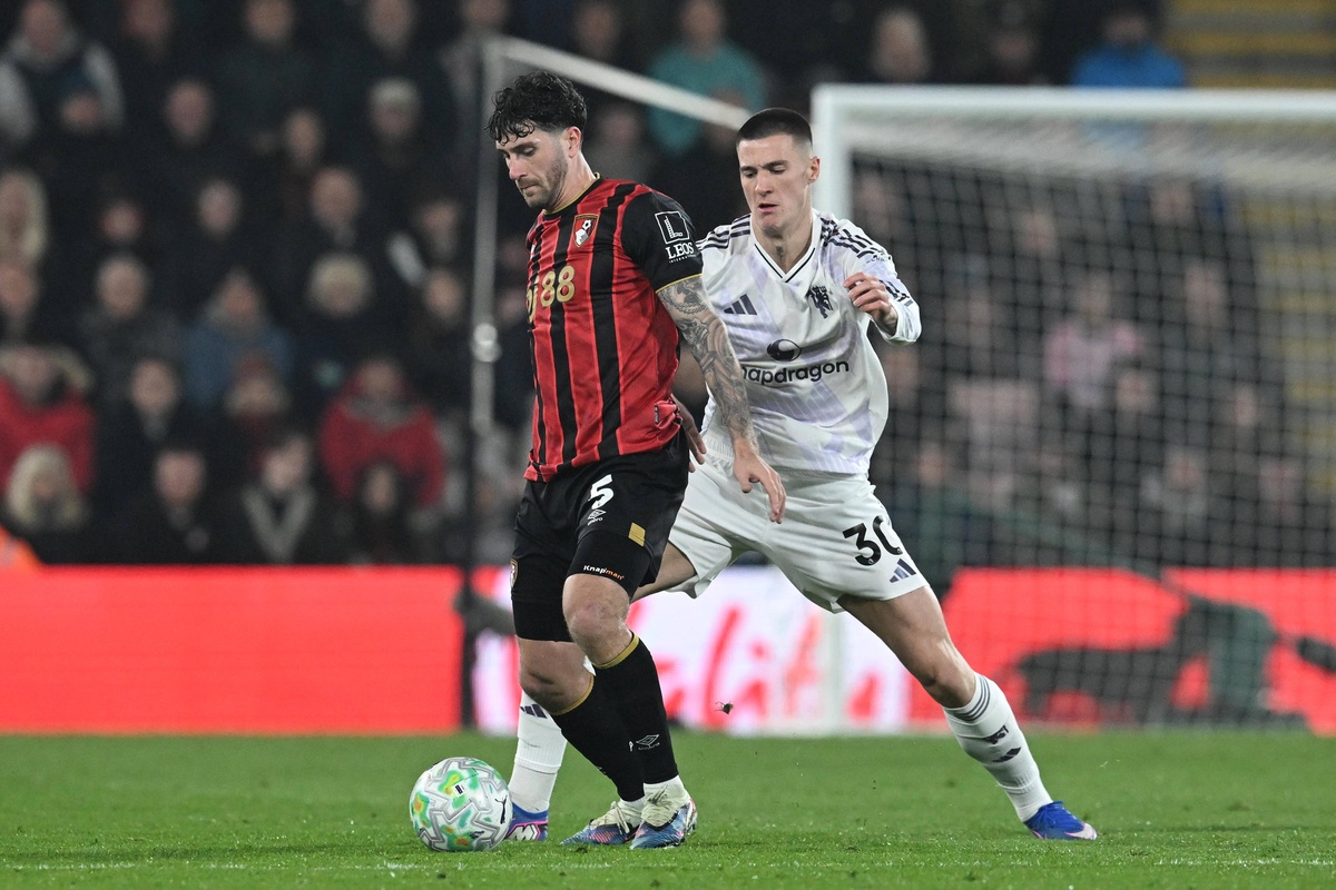 Marcos Senesi i Benjamin Sesko (AFC Bournemouth - Manchester United)