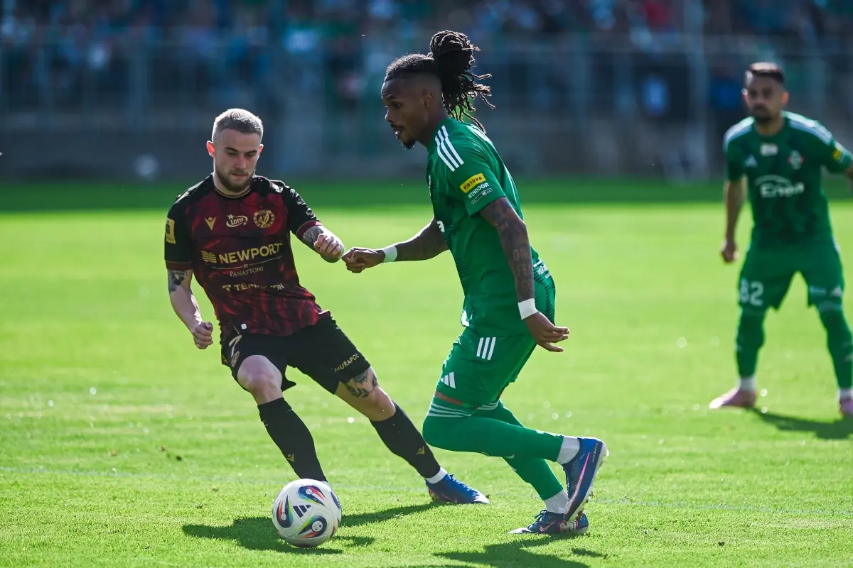 Akcja z meczu Radomiak Radom - Widzew Łódź