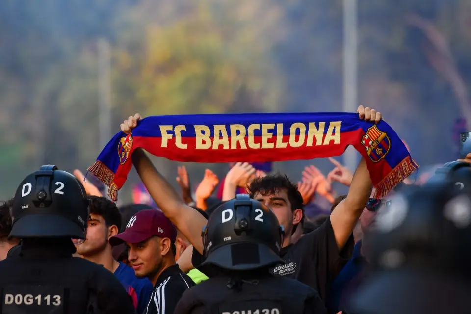 FC Barcelona - kibic przed Camp Nou