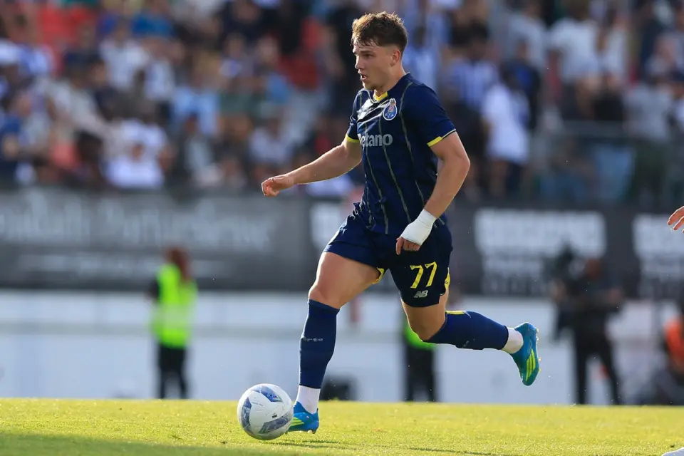 Oskar Pietuszewski (Estrela Amadora - FC Porto)