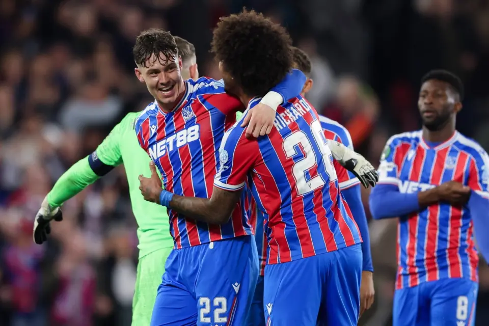 Cieszący się piłkarze Crystal Palace