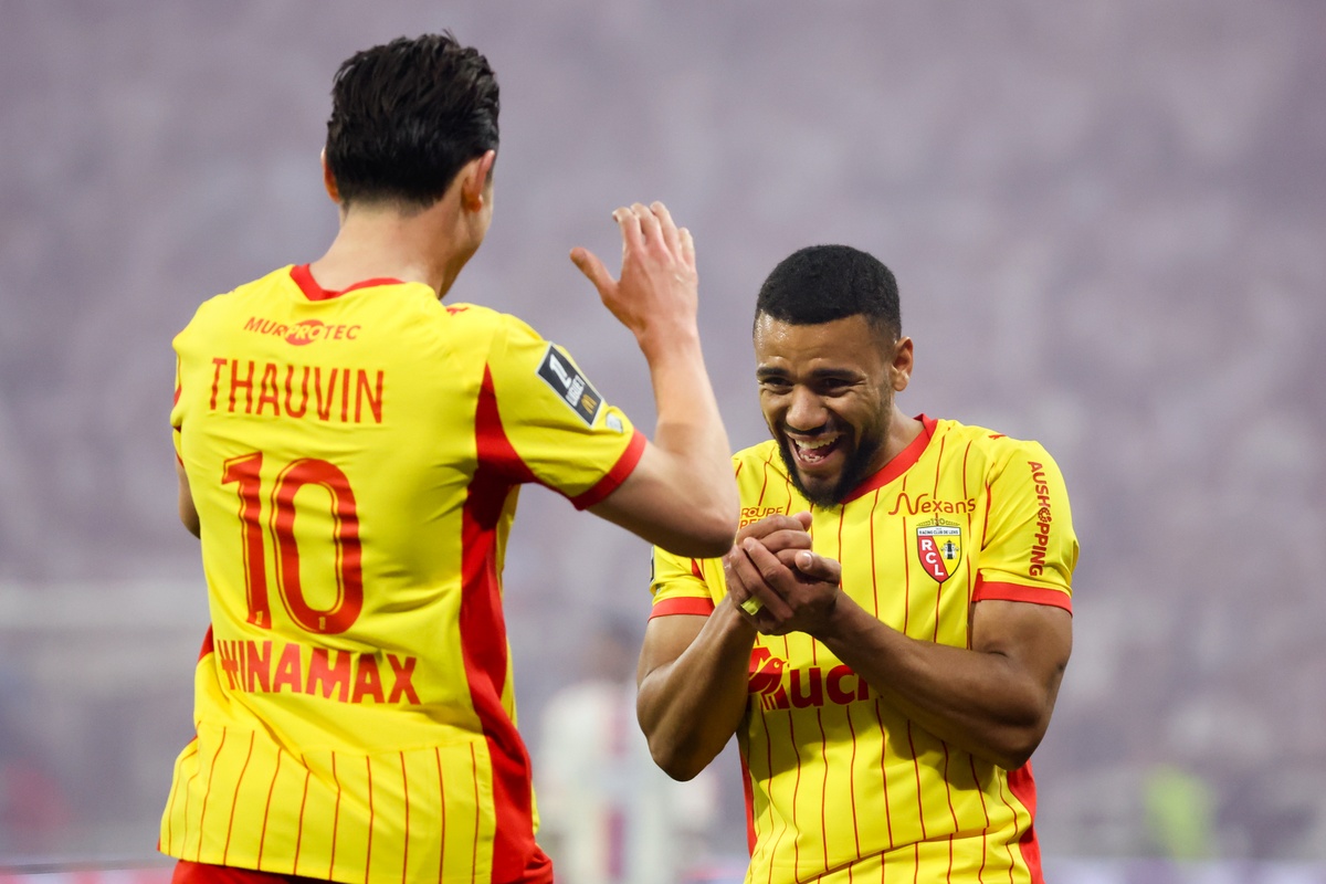 Mathieu Udol, Florian Thauvin (RC Lens) w meczu z Lyonem