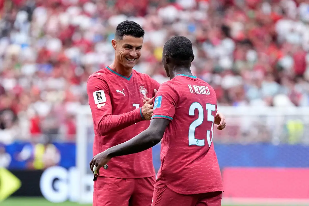 Cristiano Ronaldo oraz Nuno Mendes