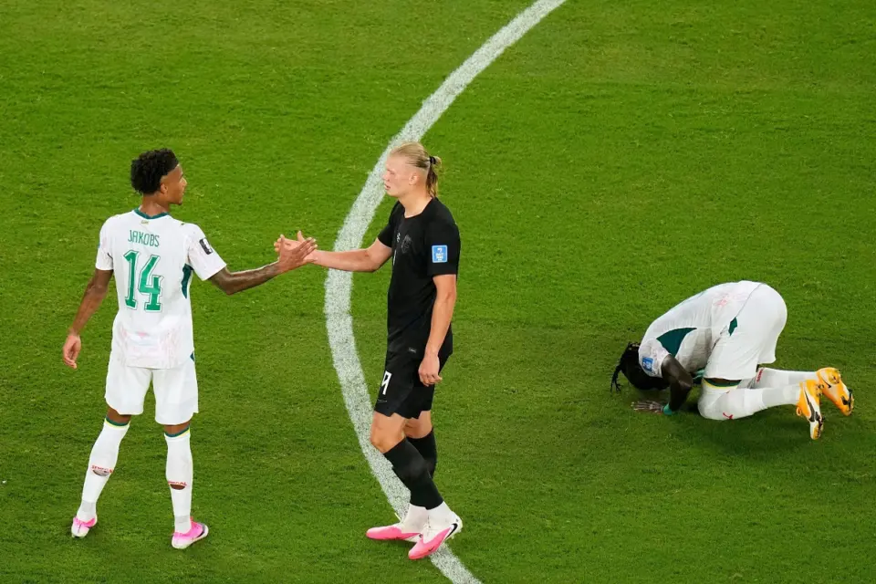 Ismail Jakobs i Erling Haaland