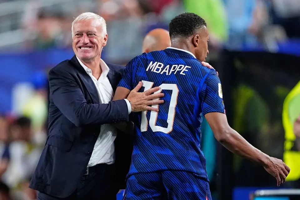 Kylian Mbappe i Didier Deschamps