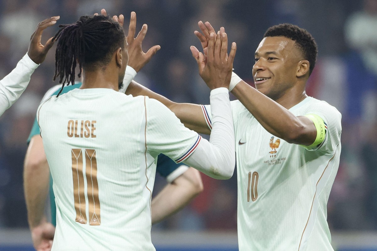 Michael Olise oraz Kylian Mbappe