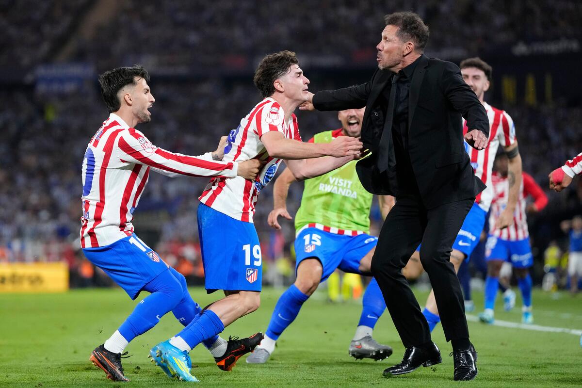 Julian Alvarez i Diego Simeone