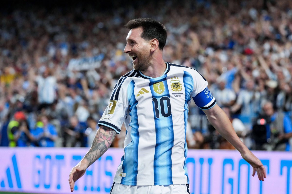 Lionel Messi w meczu z Algierią