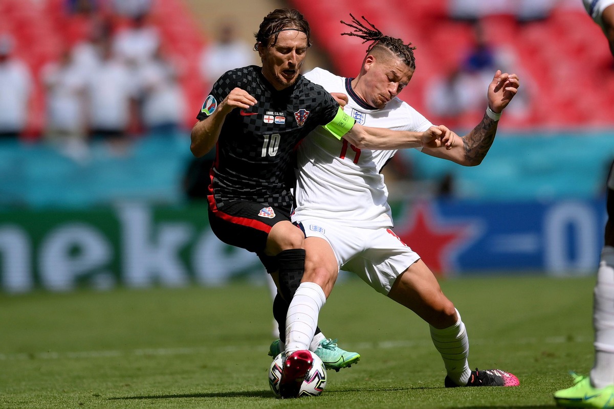 Luka Modric oraz Kalvin Phillips podczas meczu Euro 2020
