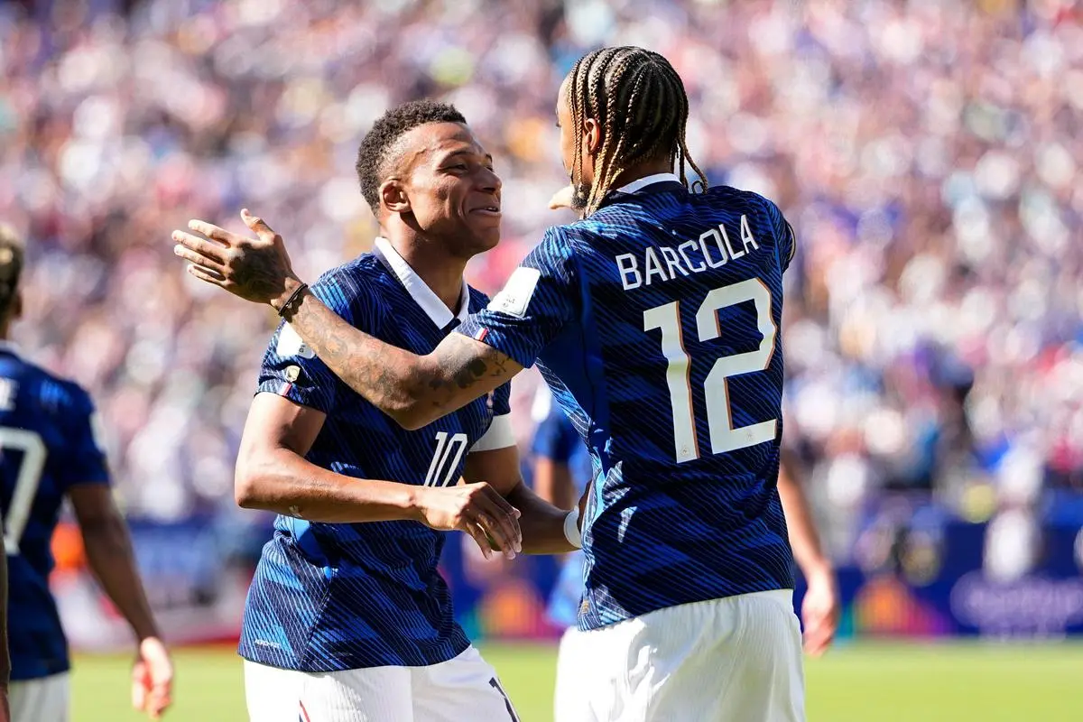 Kylian Mbappe i Bradley Barcola