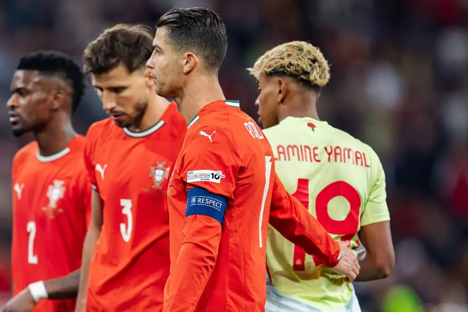 Cristiano Ronaldo i Lamine Yamal